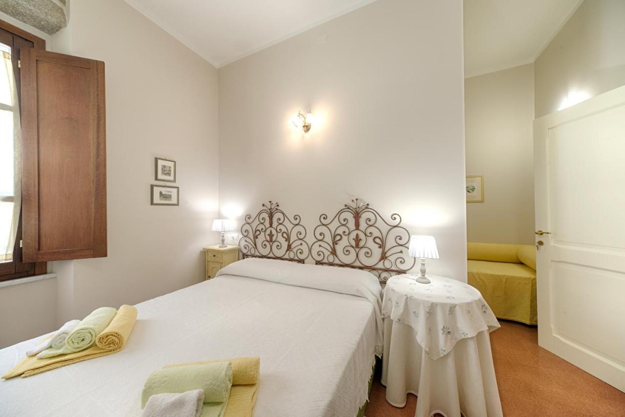 B&B A Casa Di Teresa Олбия Екстериор снимка