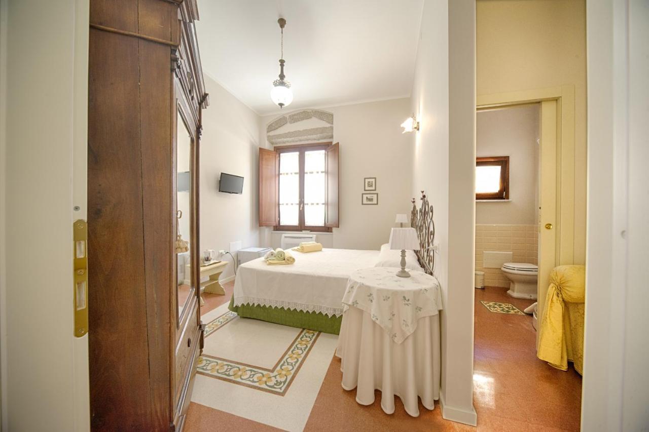 B&B A Casa Di Teresa Олбия Екстериор снимка