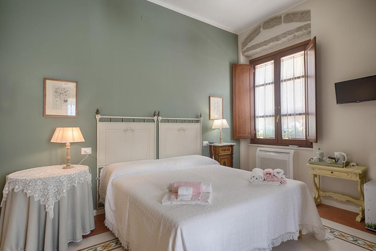 B&B A Casa Di Teresa Олбия Екстериор снимка