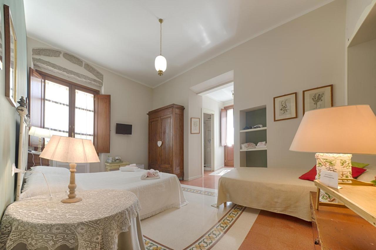B&B A Casa Di Teresa Олбия Екстериор снимка